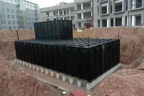 洛阳BDF水箱在冬季的保养需要注意哪些方面？